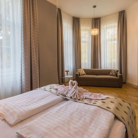 Wellness&Spa hotel Villa Regenhart Jeseník Exteriör bild