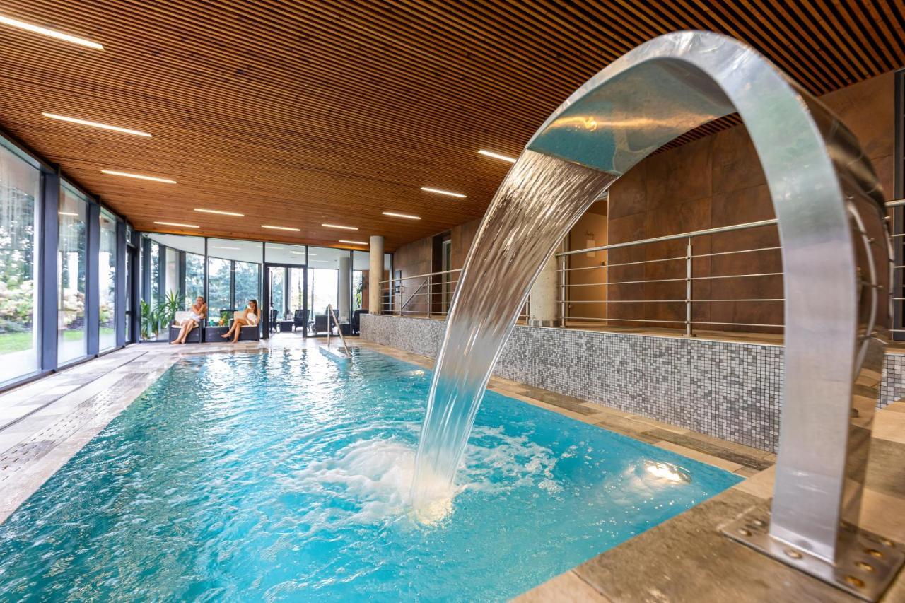 Wellness&Spa hotel Villa Regenhart Jeseník Exteriör bild