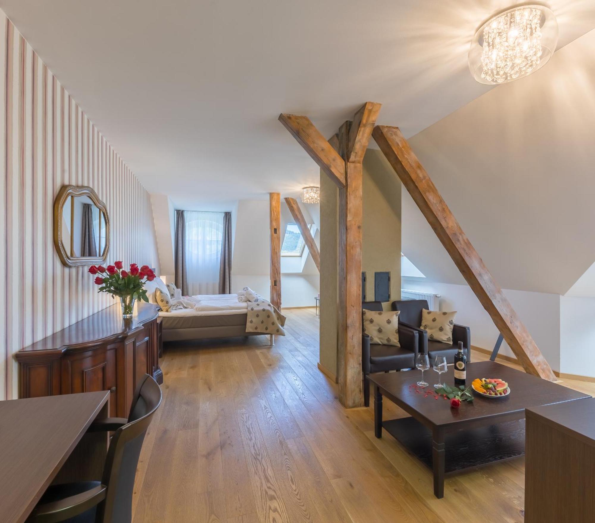 Wellness&Spa hotel Villa Regenhart Jeseník Exteriör bild