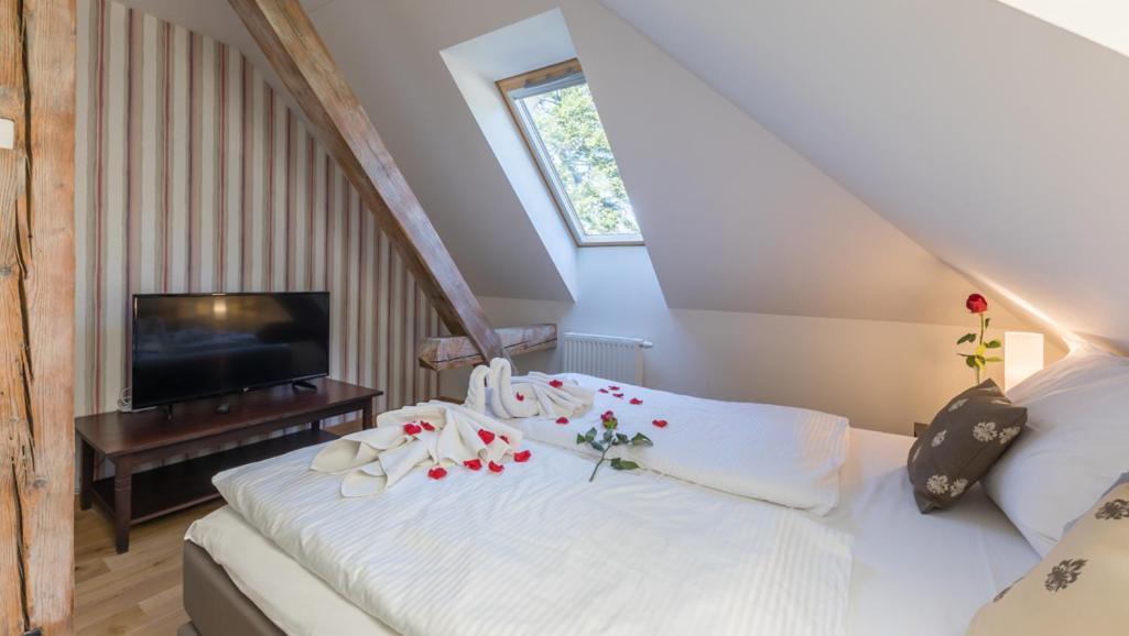 Wellness&Spa hotel Villa Regenhart Jeseník Exteriör bild
