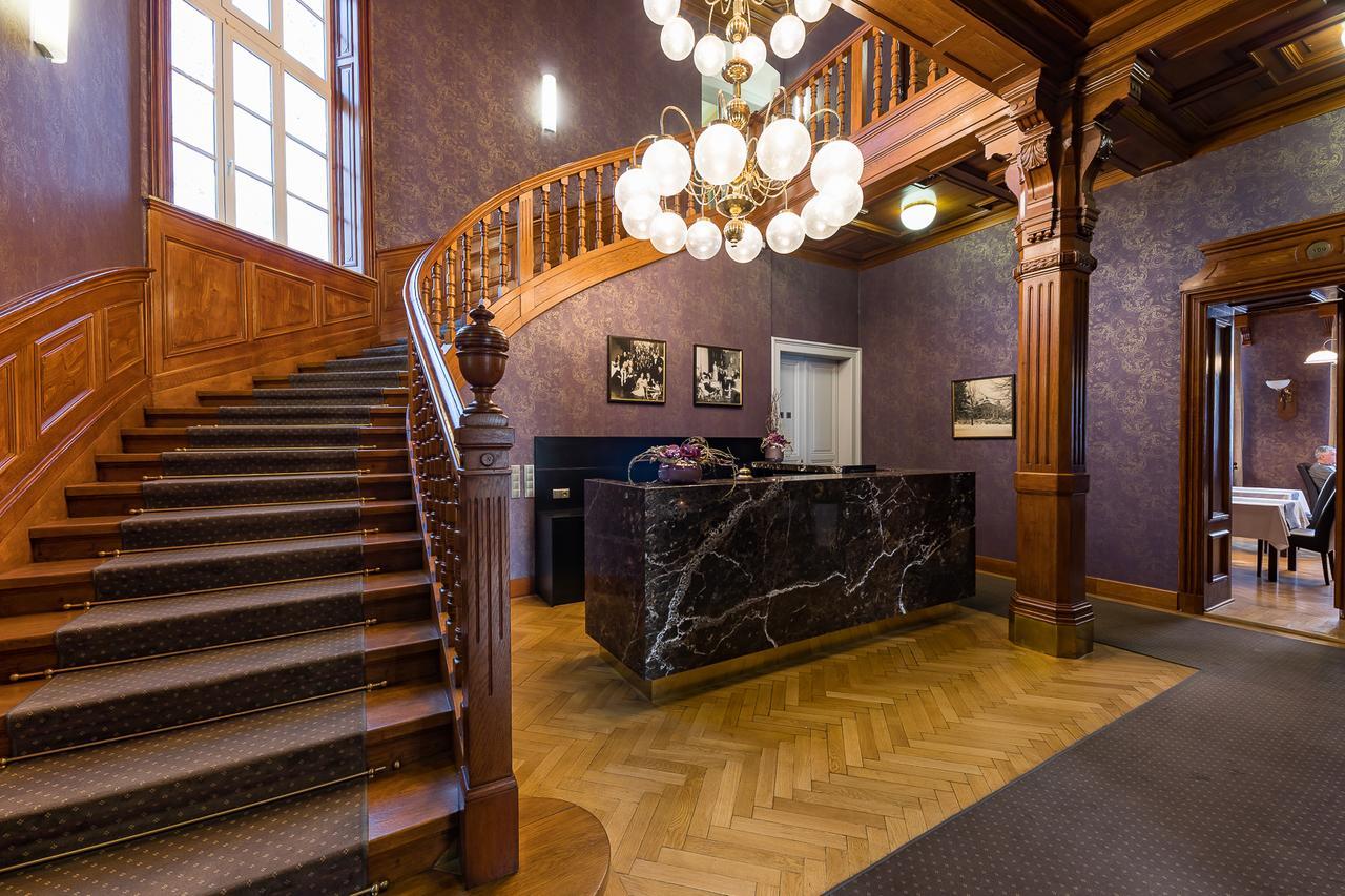 Wellness&Spa hotel Villa Regenhart Jeseník Exteriör bild
