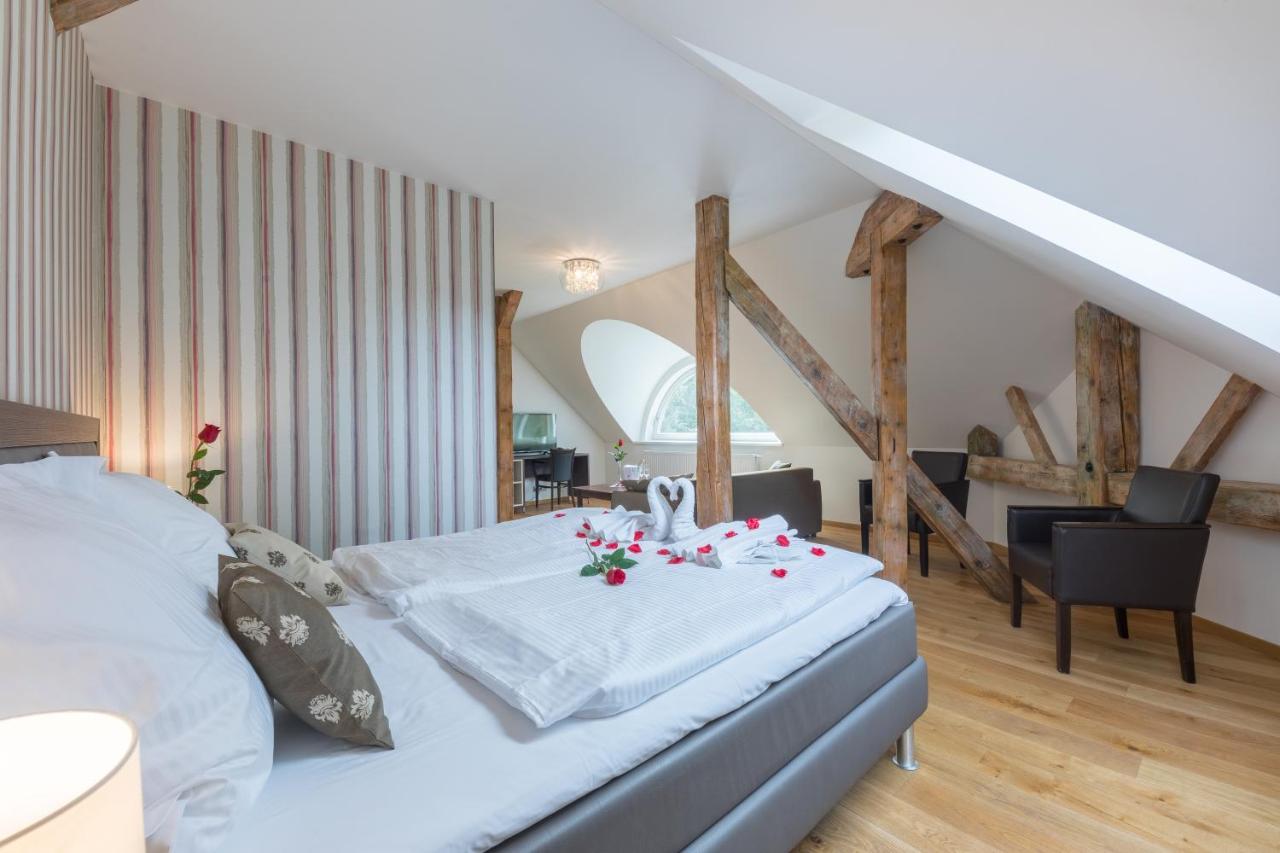 Wellness&Spa hotel Villa Regenhart Jeseník Exteriör bild